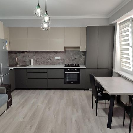 Новая Квартира Vip Chişinau Exteriör bild